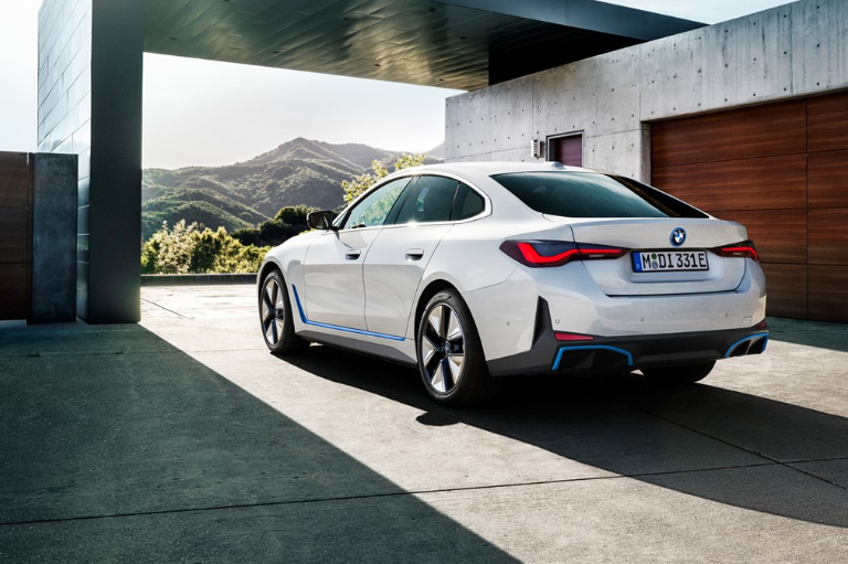 Полностью электрический BMW i4. Полные цены на новый электромобиль Технические характеристики Полностью электрический BMW i4