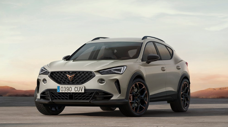 Новый Cupra Formentor VZ5 демонстрирует свои 385 лошадиных сил и одобрен для продажи в Великобритании.