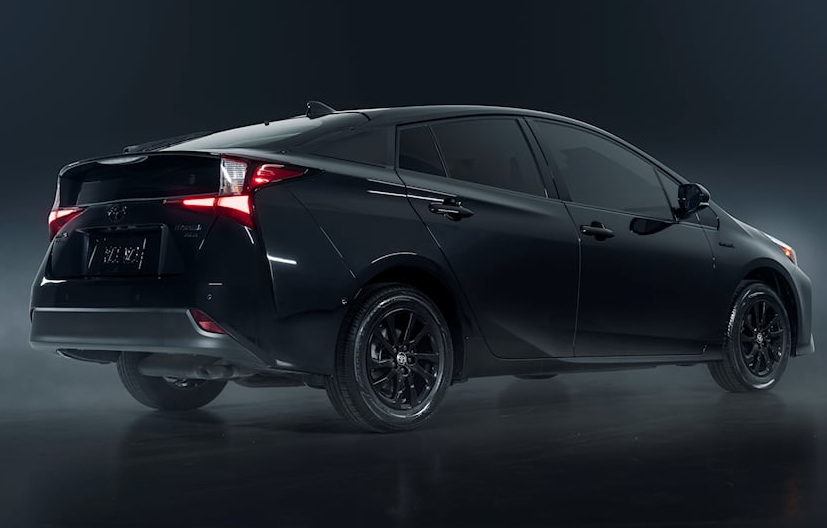 "Toyota теряет лидерство Tesla: конец налоговых льгот на электромобили ставит под угрозу позиции японского гиганта" 54фы4ыаф4ыфа5ыф4а4ыаф4ыфа4афы456